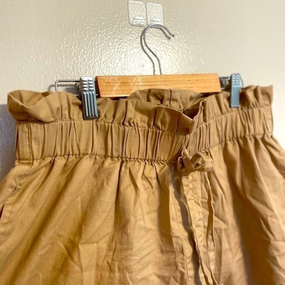 CI Sono Tan High Waisted Shorts - Picture 7 of 10